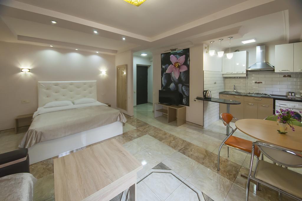 Studio On Papazyan 12 Erivan Exterior foto